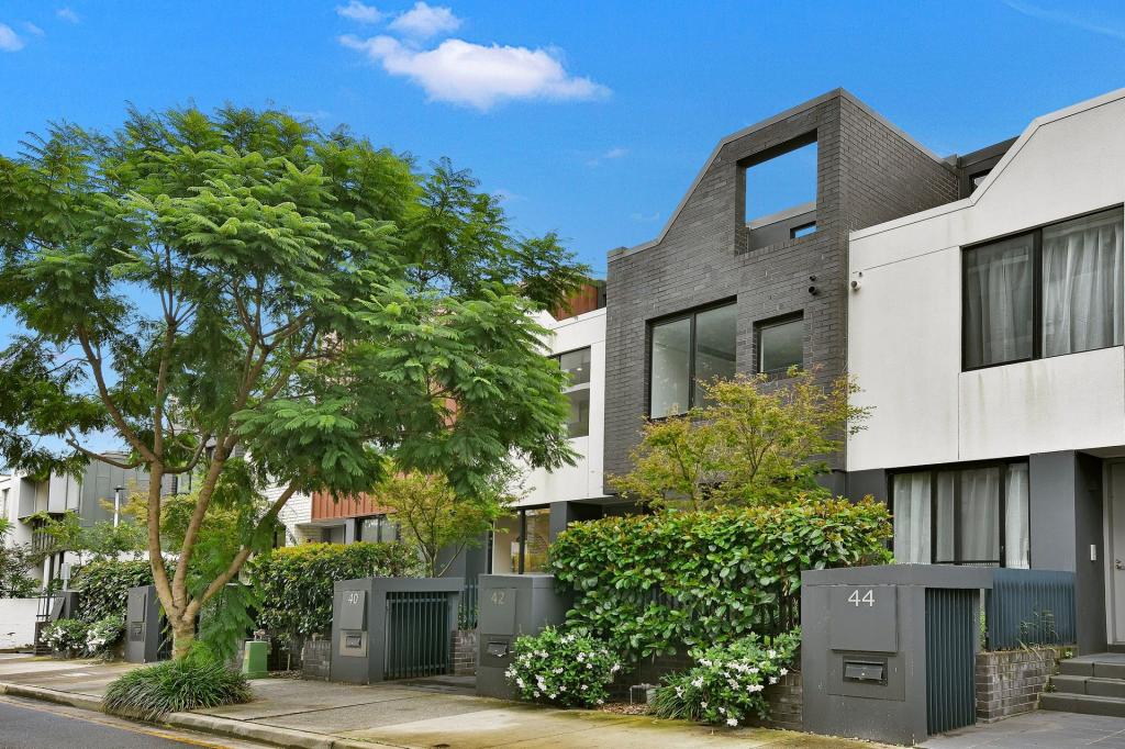 40 METTERS ST, ERSKINEVILLE, NSW 2043