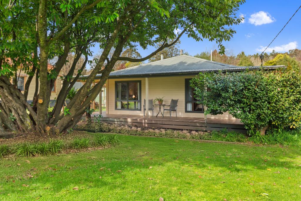 12 NASH ST, JAMIESON, VIC 3723