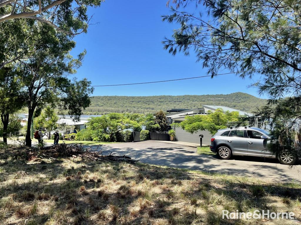 114 Wahine Dr, Russell Island, QLD 4184
