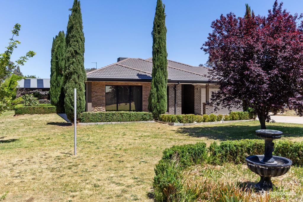 12 Dehnerts Rd, Daisy Hill, VIC 3465