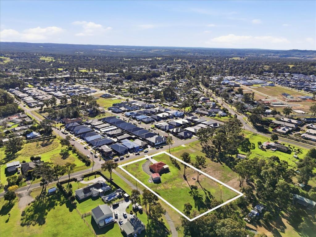 15 Dennis St, Thirlmere, NSW 2572