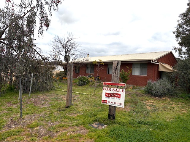 7 Gnowing St, Wandering, WA 6308