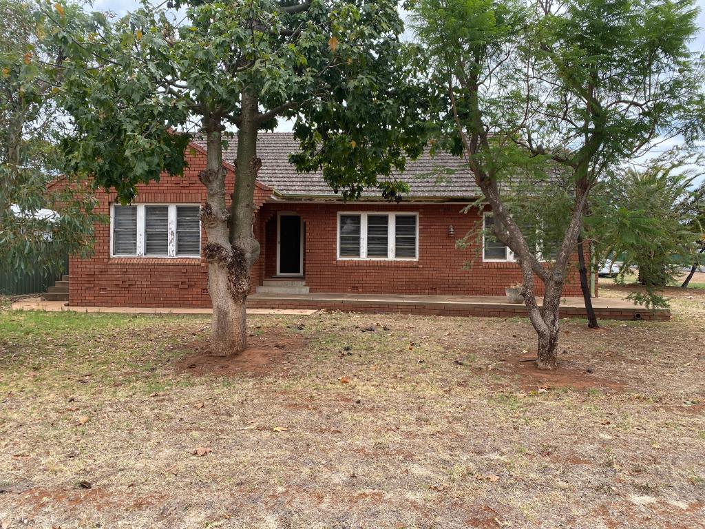 39 Boori St, Peak Hill, NSW 2869