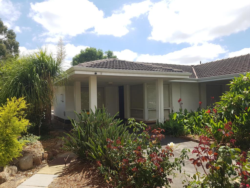 16 Success Cres, Salter Point, WA 6152