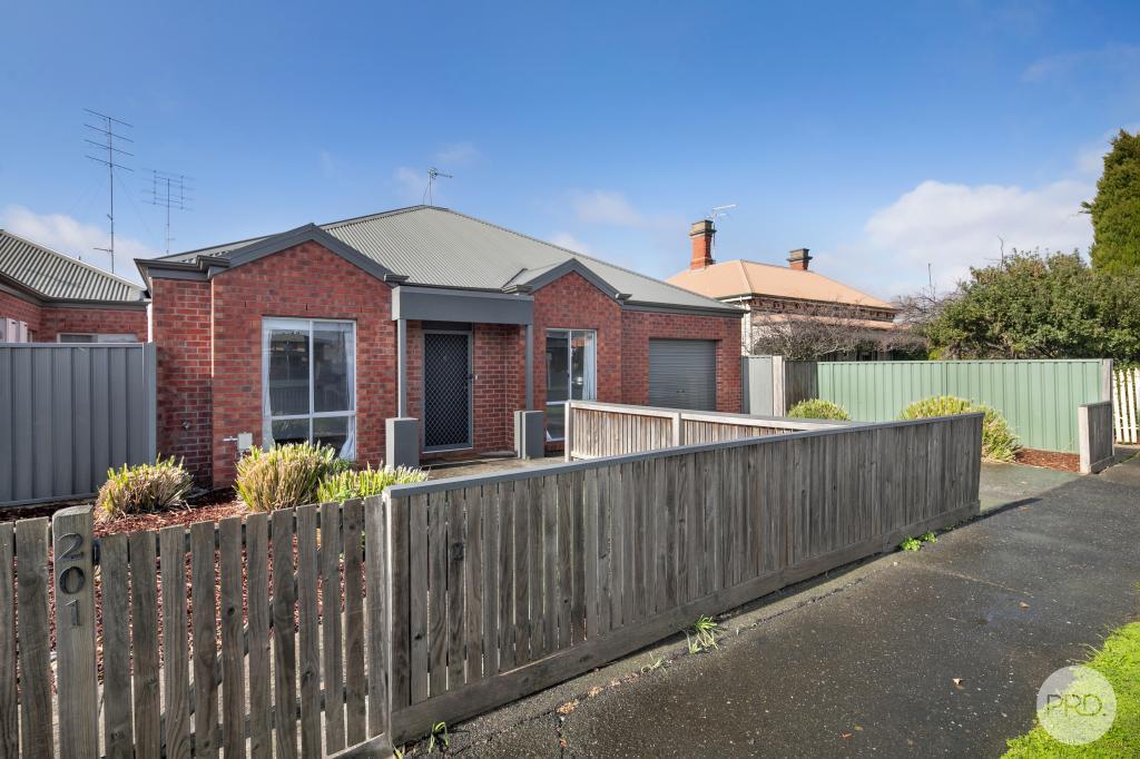 2/201 HUMFFRAY ST S, BAKERY HILL, VIC 3350