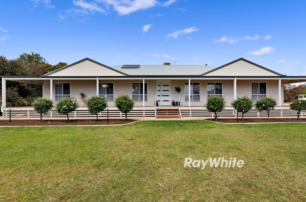 6 Bushland Rise, Koorlong, VIC 3501