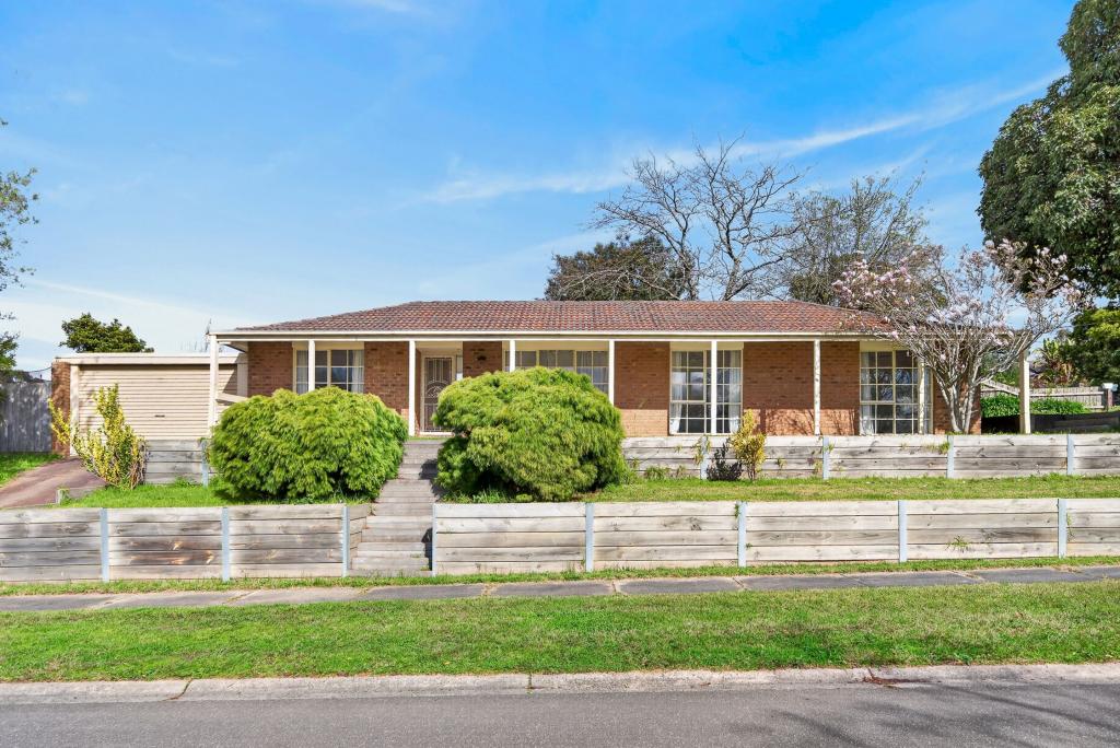 68 Ahern Rd, Pakenham, VIC 3810