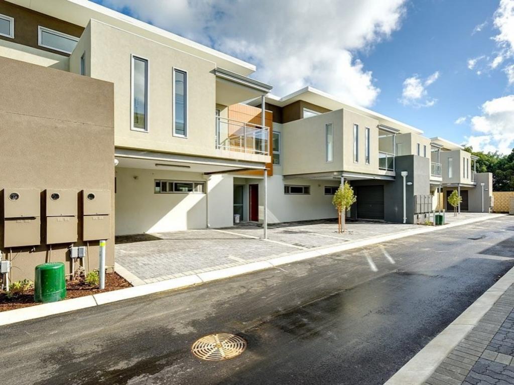 18/12 BUSHLARK TURN, ERSKINE, WA 6210