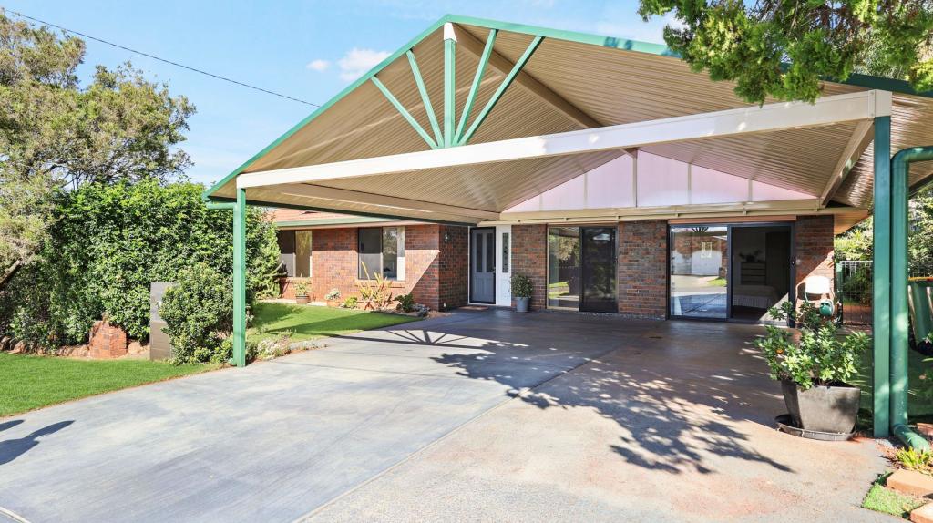 10 Schultz St, Kearneys Spring, QLD 4350