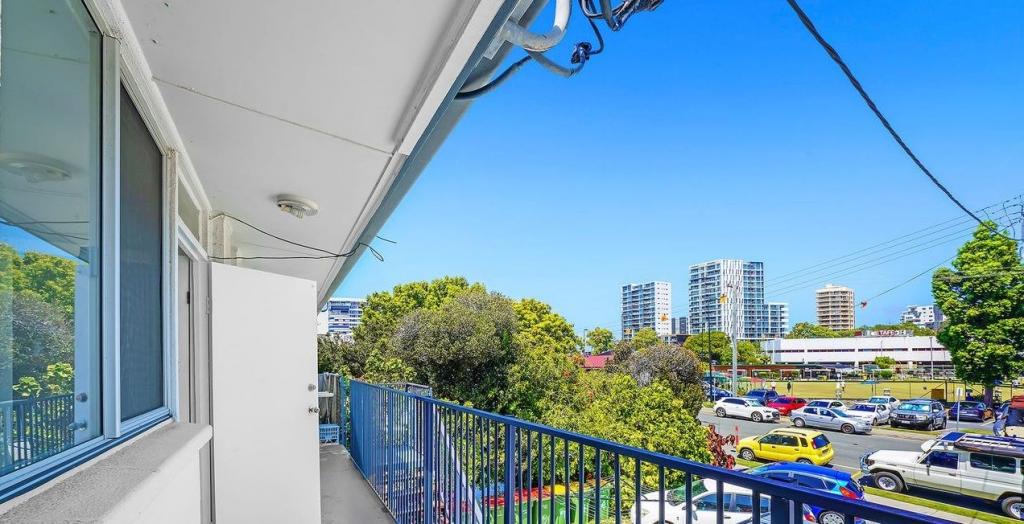 2/102 Chalk St, Coolangatta, QLD 4225