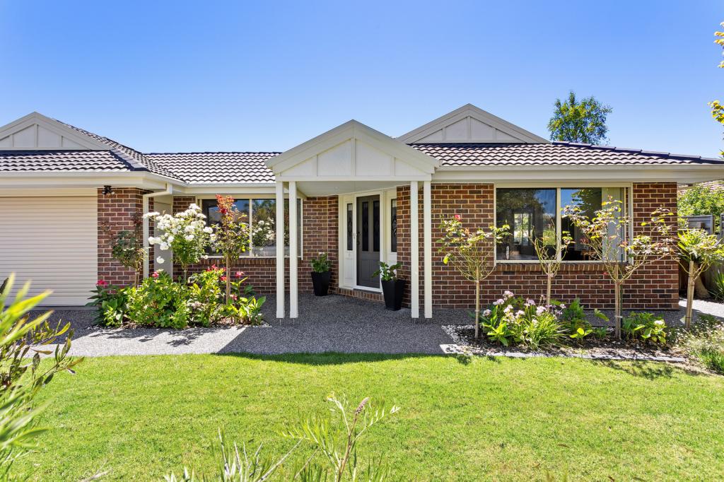 11 Summerfield Dr, Mornington, VIC 3931