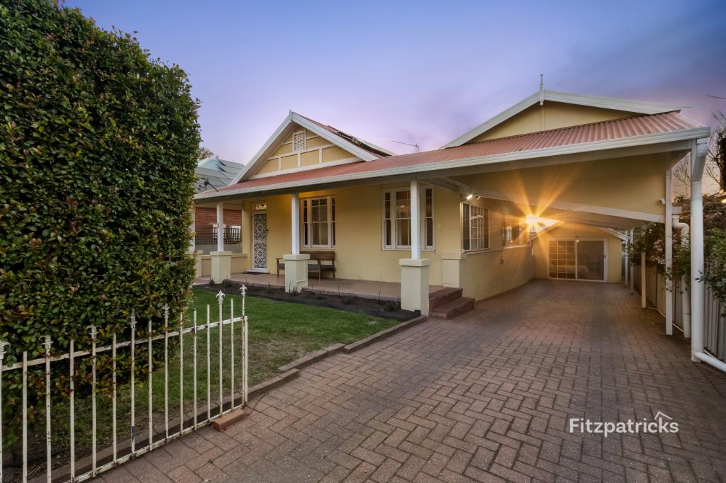 8 Kildare St, Turvey Park, NSW 2650
