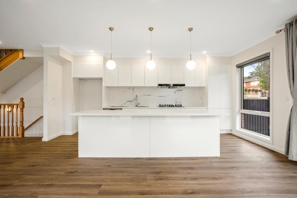 37 Saxonwood Dr, Doncaster East, VIC 3109