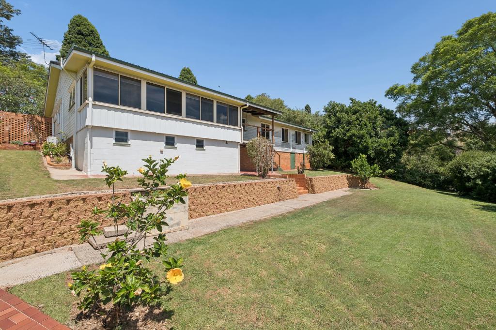62 Tourist Rd, East Toowoomba, QLD 4350
