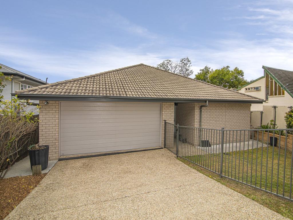 2 GREENVIEW ST, OXLEY, QLD 4075