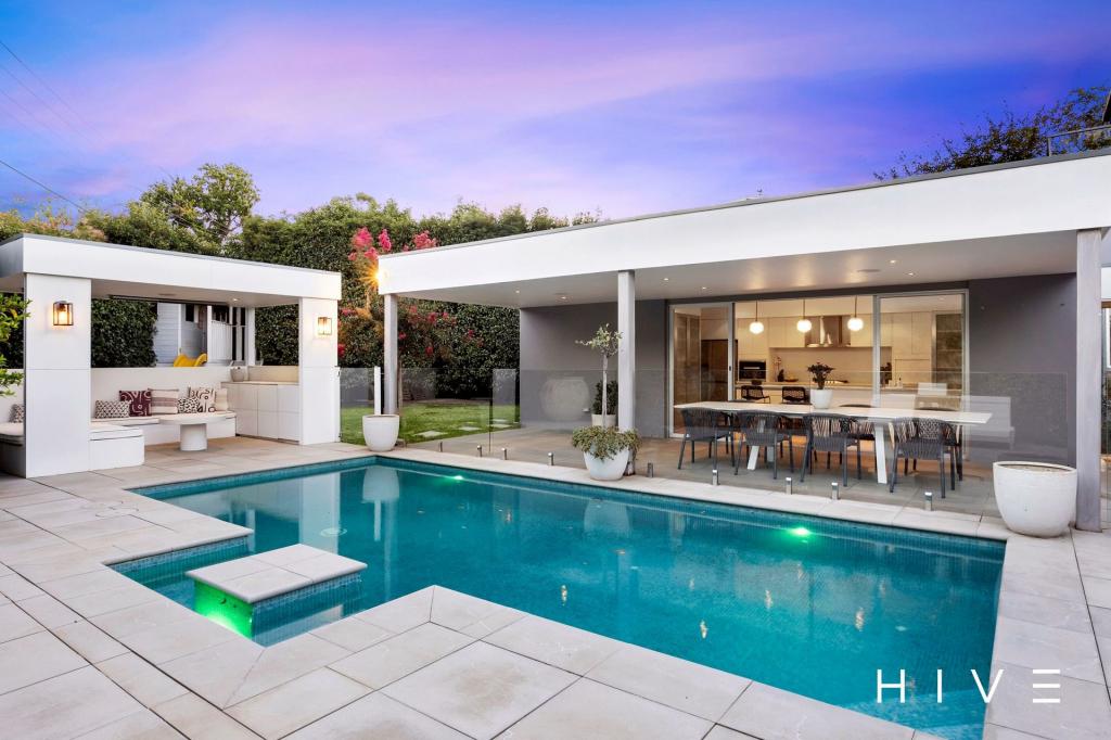 7 Macartney Cres, Deakin, ACT 2600