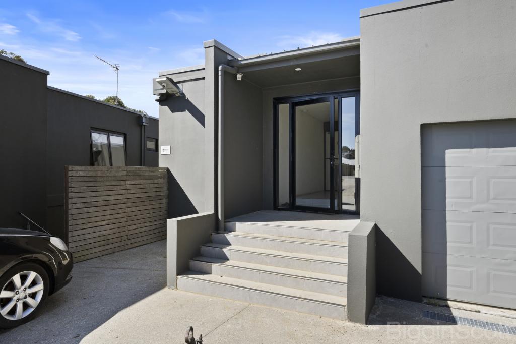 1/8 Penny Lane, Creswick, VIC 3363