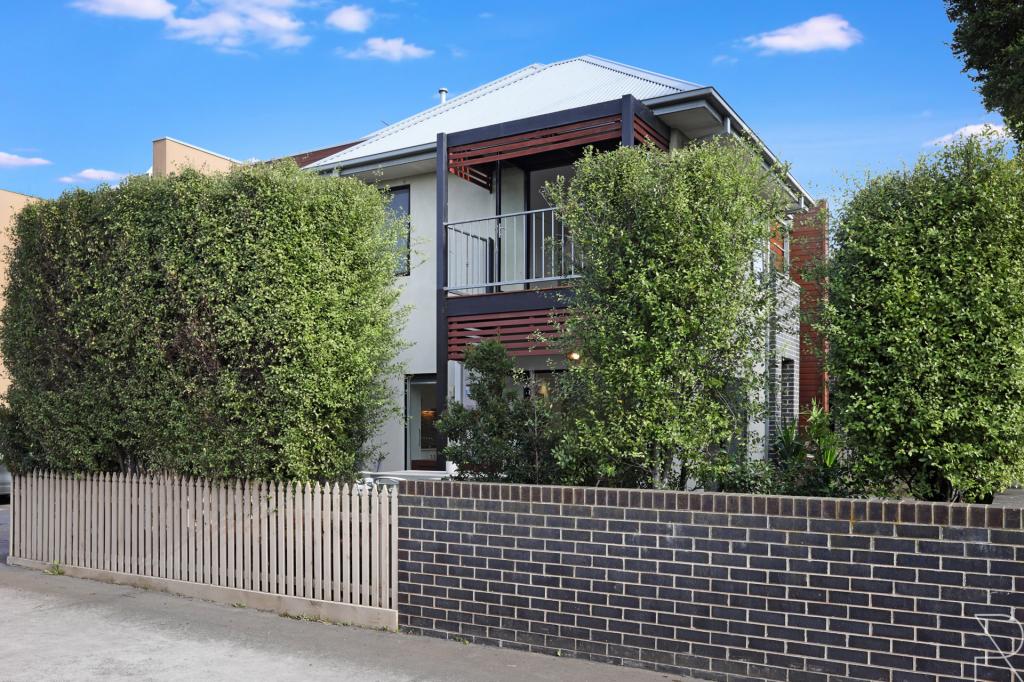 121 Blackshaws Rd, Newport, VIC 3015