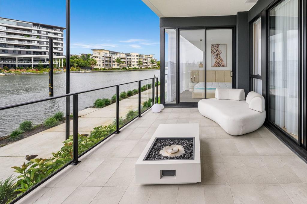 1104/10 Sickle Ave, Hope Island, QLD 4212