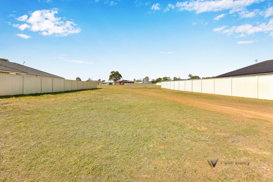 26 FLEMMING CRES, WEST TAMWORTH, NSW 2340