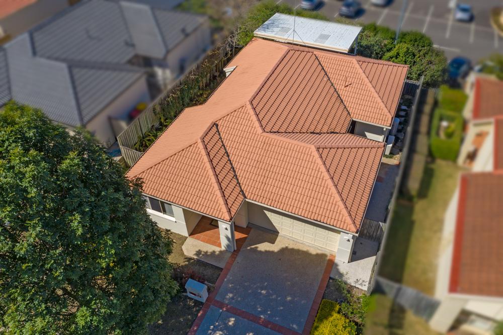 82 Flame Tree Cres, Carindale, QLD 4152