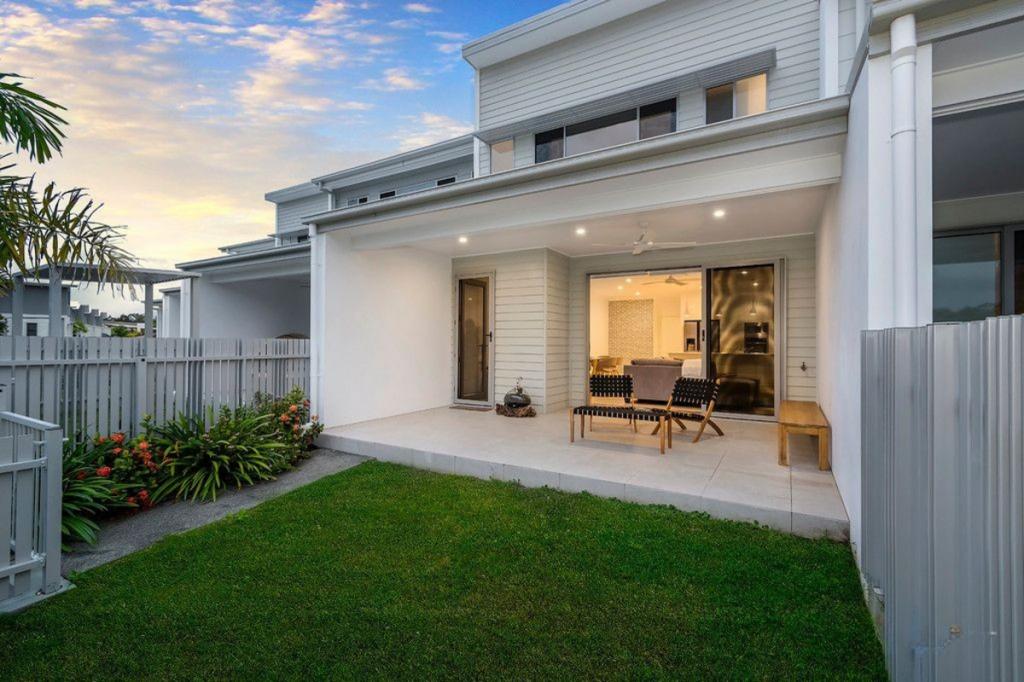 6/9 Bottle Brush Cct, Coomera, QLD 4209