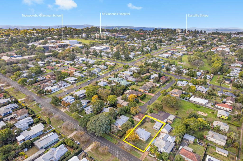 24 John St, East Toowoomba, QLD 4350