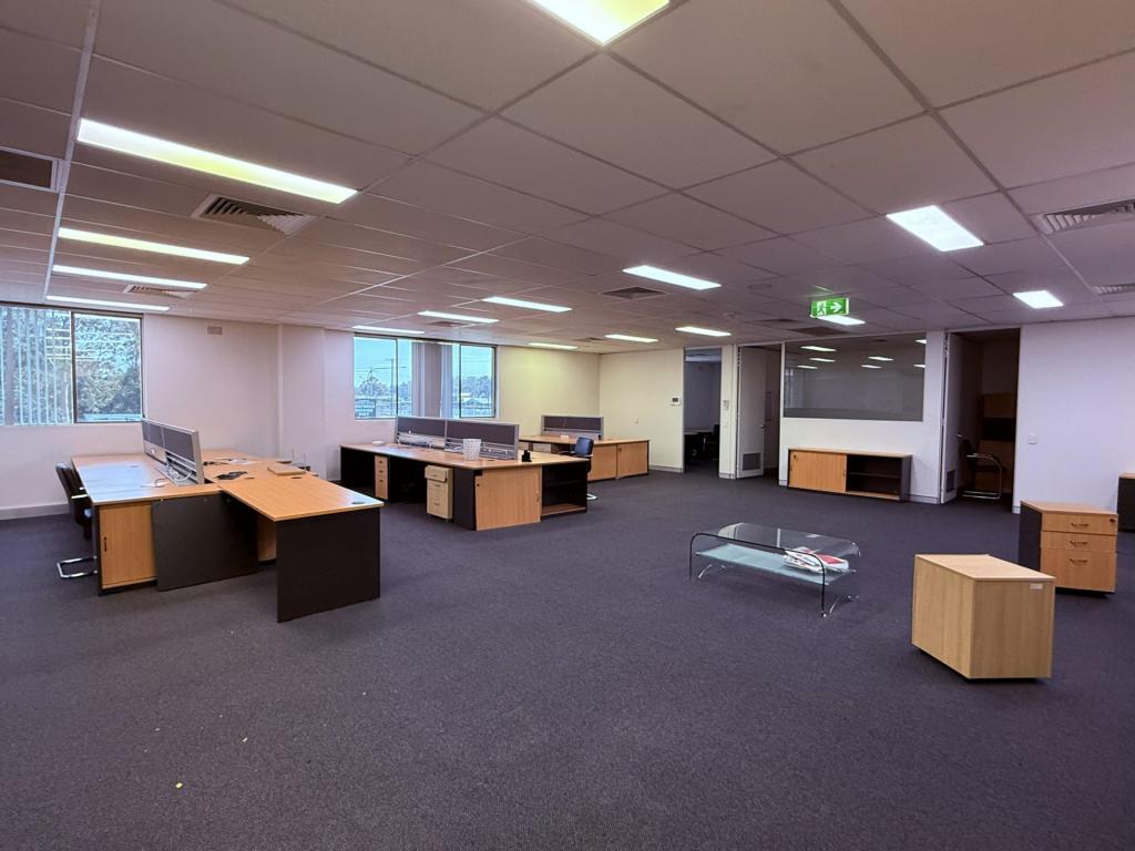 Level 1/12 O'Sullivan Rd, Leumeah, NSW 2560