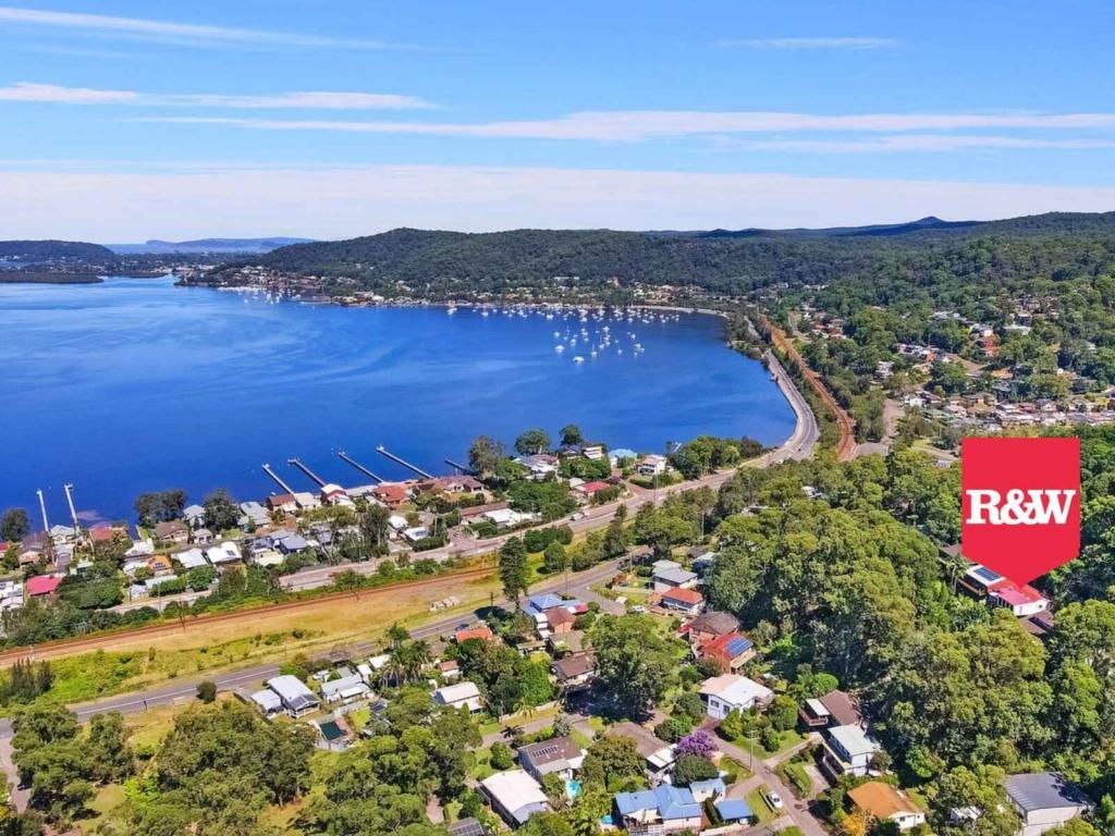 9 Kateena Ave, Tascott, NSW 2250
