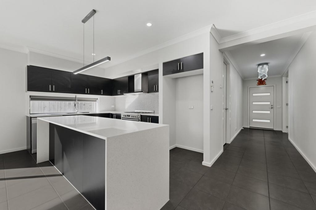 5 Spearys Rd, Diggers Rest, VIC 3427