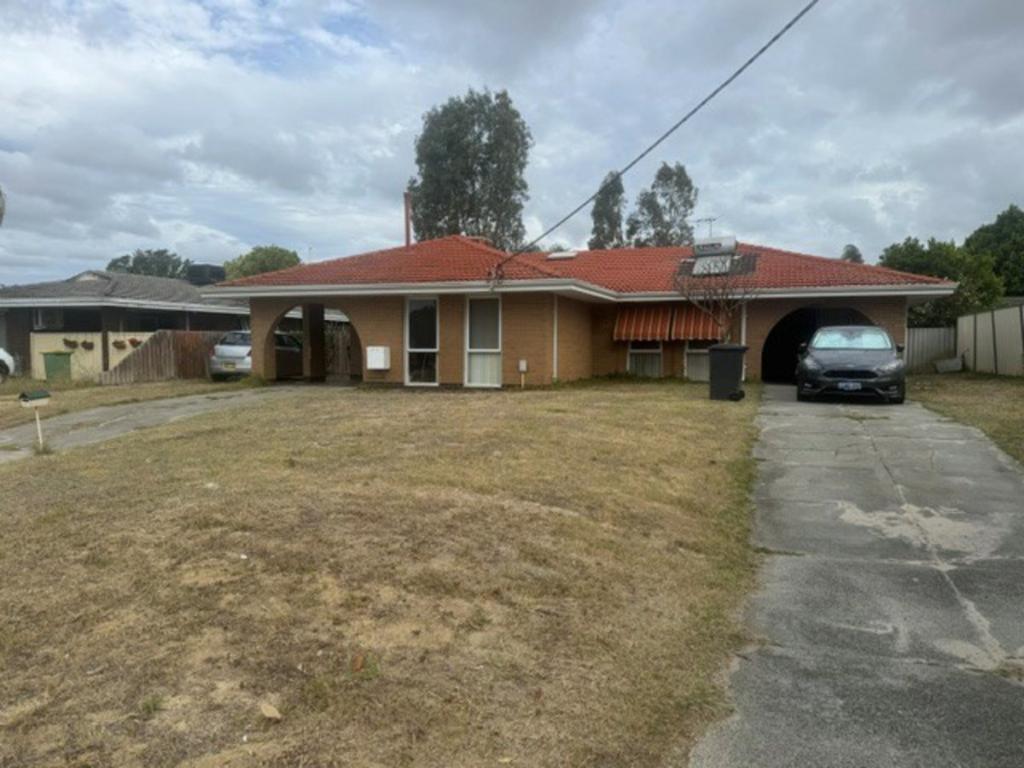 62A & 62B LESTER DR, THORNLIE, WA 6108