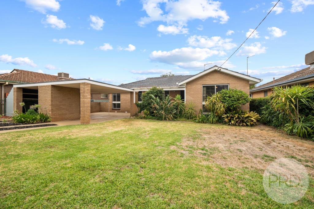 76 Raye St, Tolland, NSW 2650