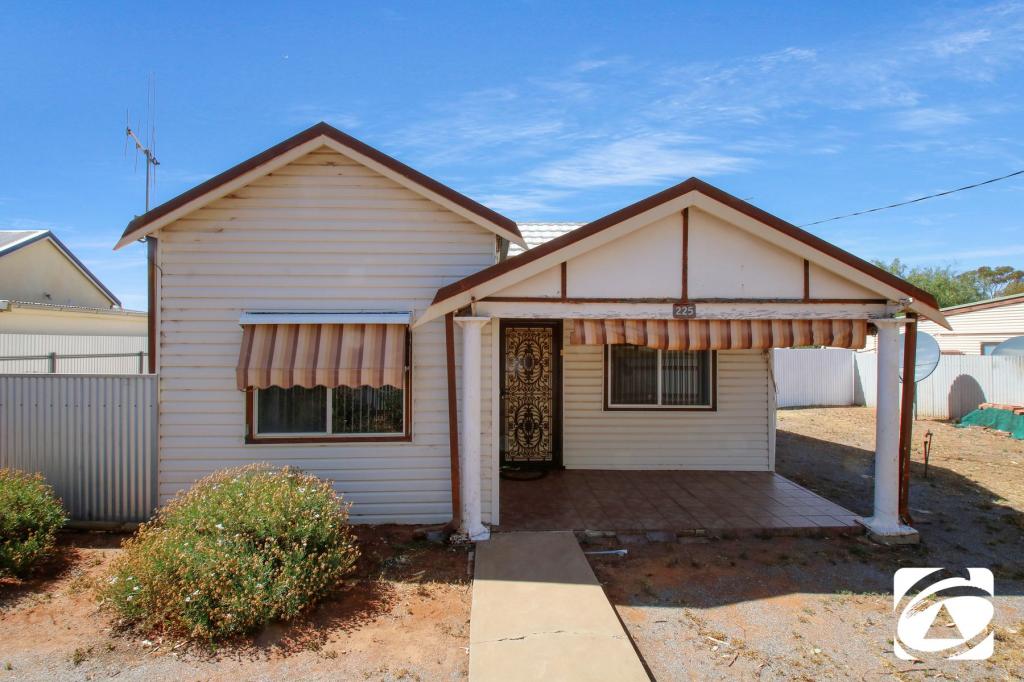 225 Boughtman St, Broken Hill, NSW 2880