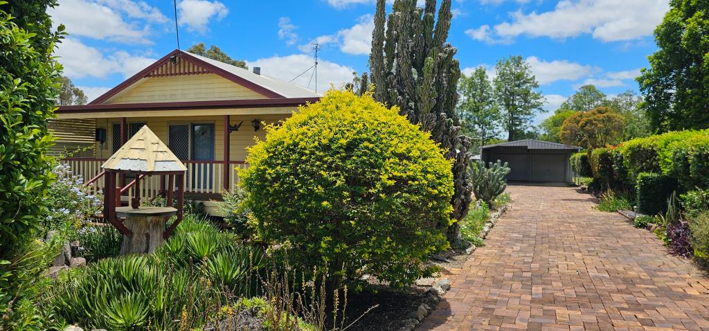 26 Charles St, Crows Nest, QLD 4355