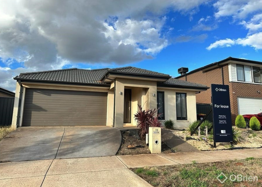 13 RUNCORN CRES, STRATHTULLOH, VIC 3338