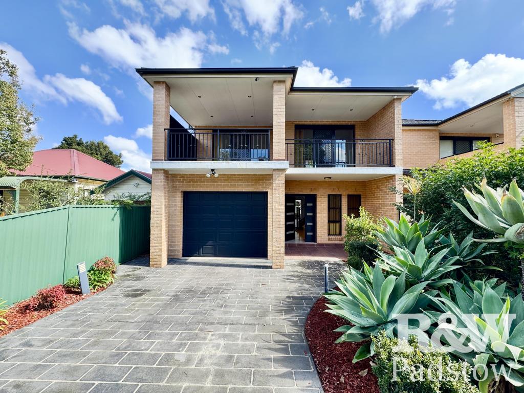 2a Mckevitte Ave, East Hills, NSW 2213