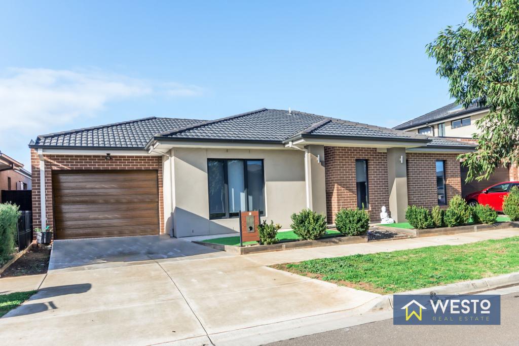 4 PEAT AVE, THORNHILL PARK, VIC 3335