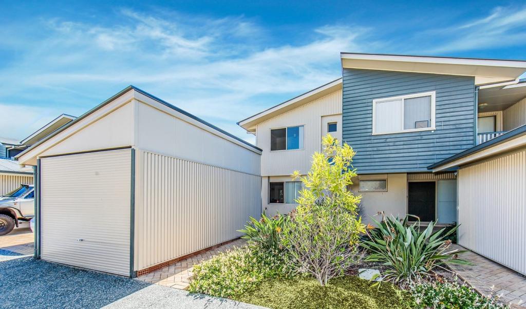 9/1 GERALD AVE, CLONTARF, QLD 4019