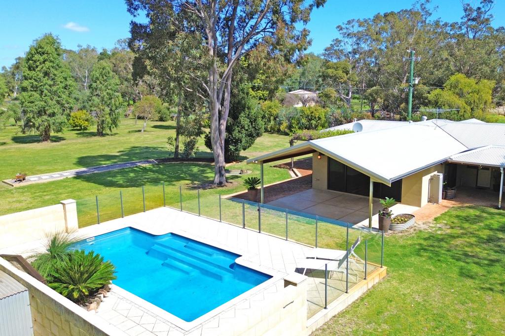 206 Gugeri Rd, Herne Hill, WA 6056