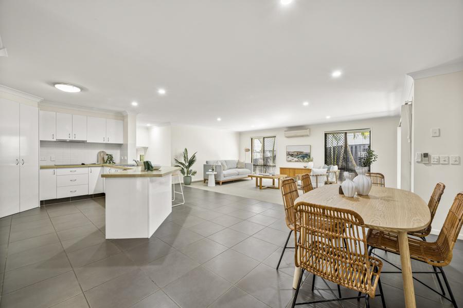 5 Frog Rock Cres, Reedy Creek, QLD 4227
