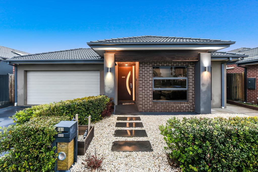 101 Everlasting Bvd, Cranbourne West, VIC 3977