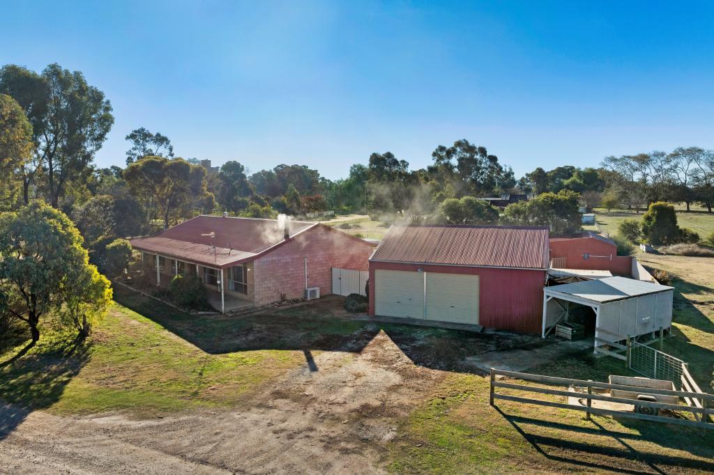 2 Brown St, Devenish, VIC 3726