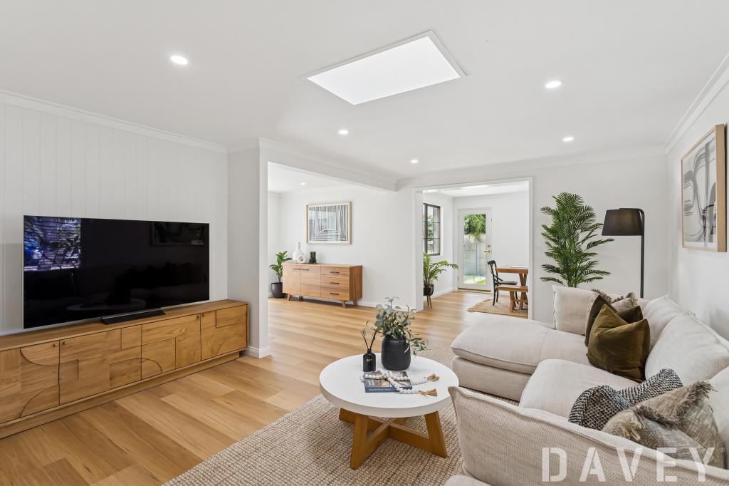 4 CARBRIDGE WAY, DUNCRAIG, WA 6023