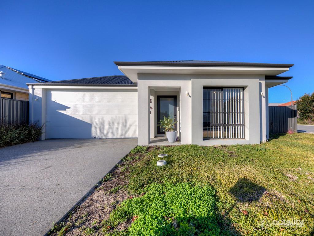 18 HOLLINGWORTH DR, AVELEY, WA 6069