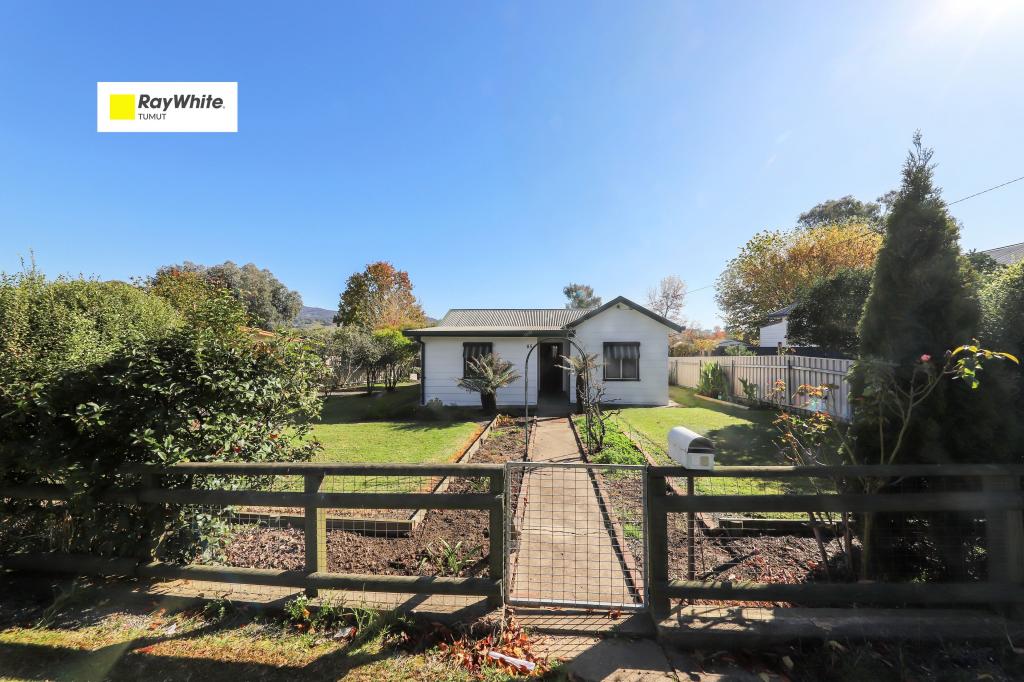 85 Clarke St, Tumut, NSW 2720