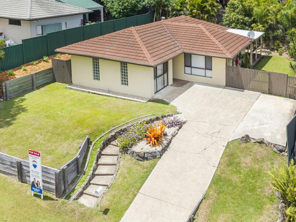 11 Richard Cres, Highland Park, QLD 4211