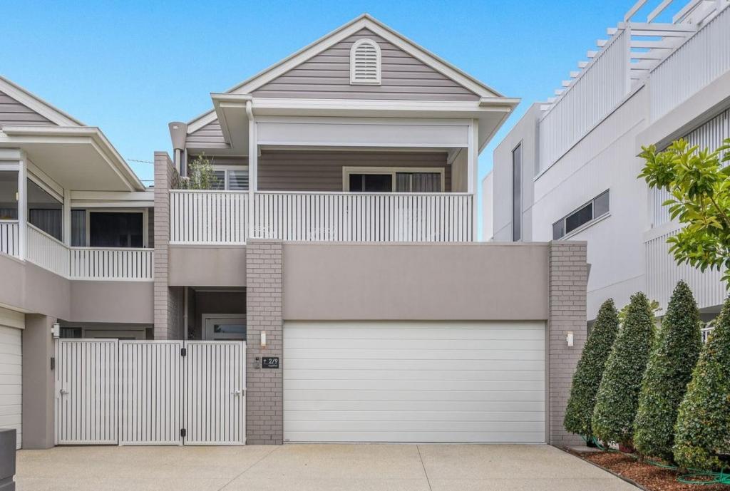 2/9 Sapphire St, Hollywell, QLD 4216