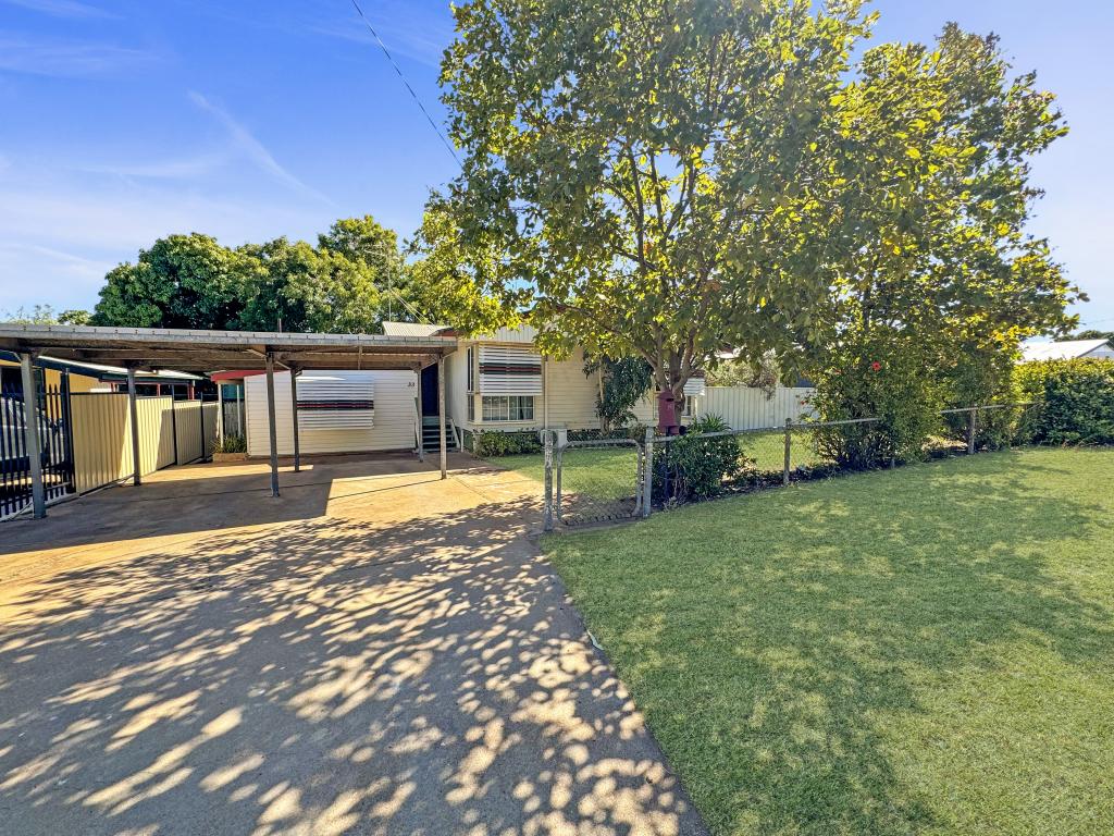 33 HERCULES RD, SUNSET, QLD 4825