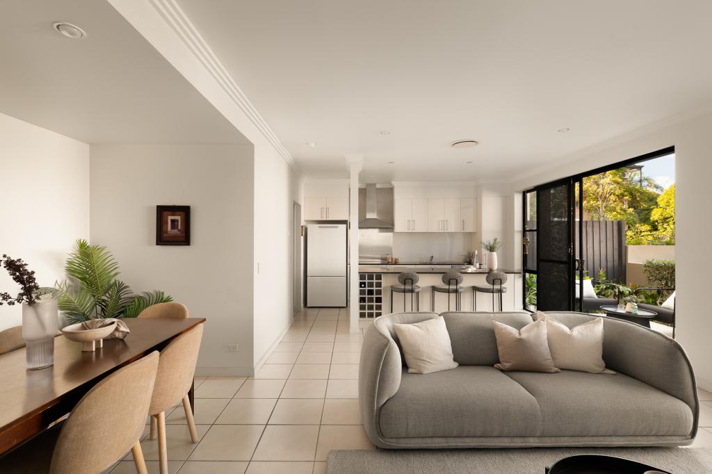 8/34 FOXTON ST, INDOOROOPILLY, QLD 4068