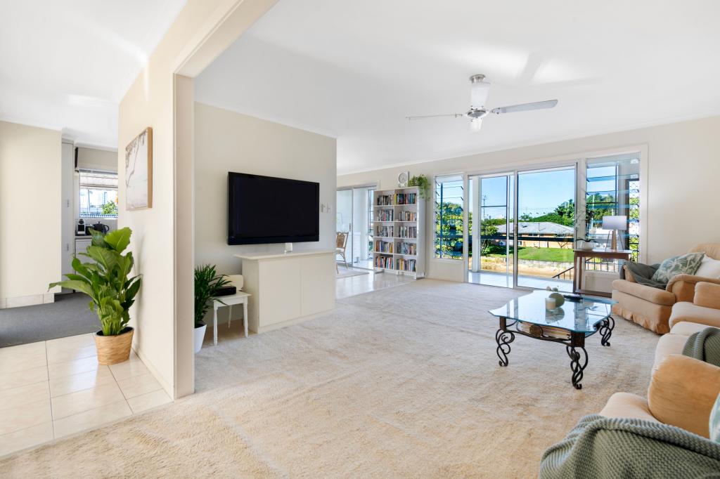 6 Cresta Ct, Broadbeach Waters, QLD 4218